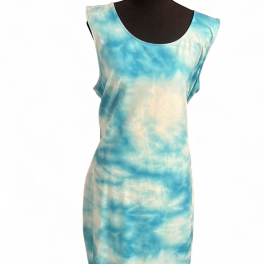 Sleeveless Blue and White Tie-Dye Dress
